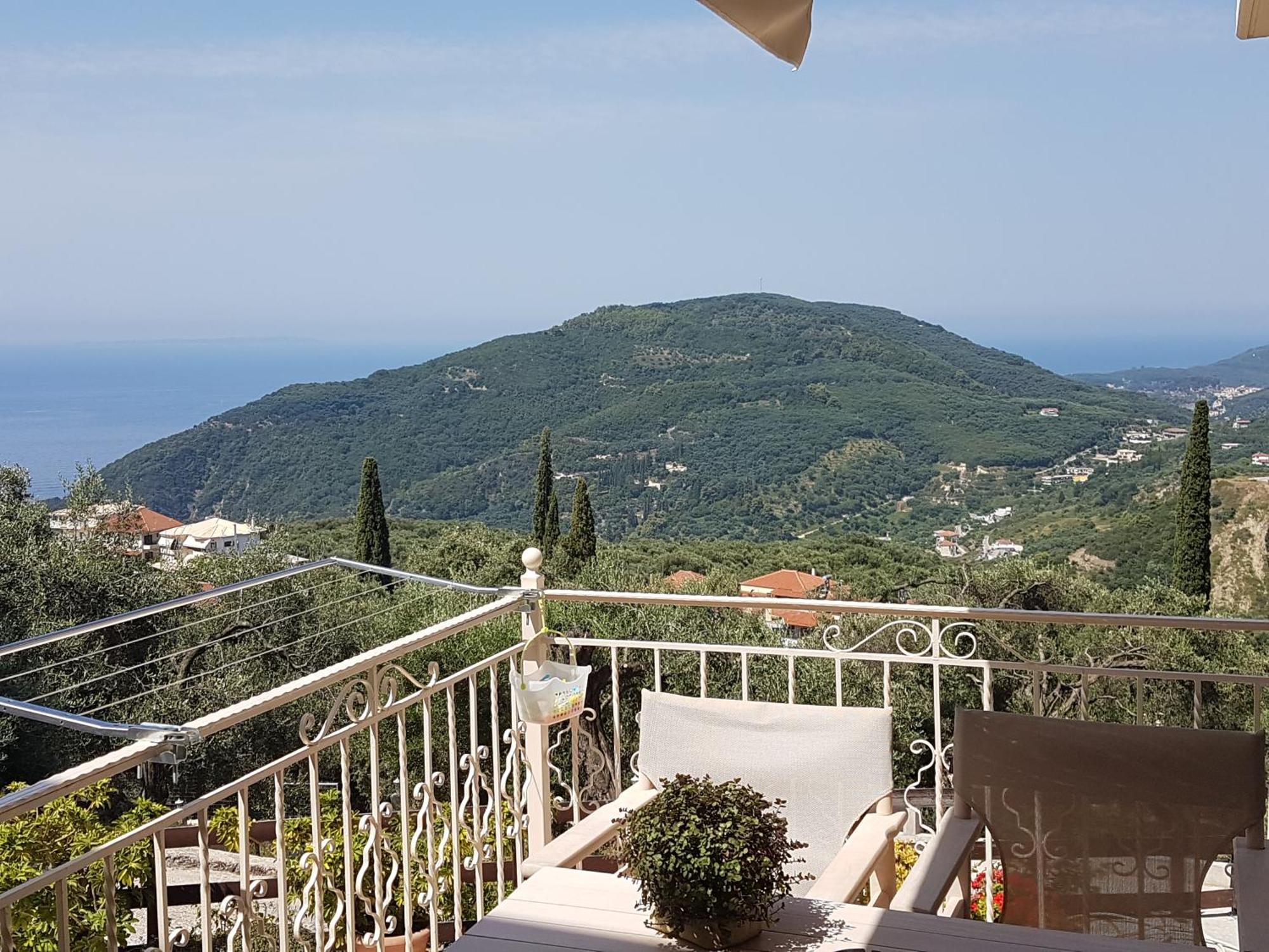 Vito'S Parga View Apartments Room photo